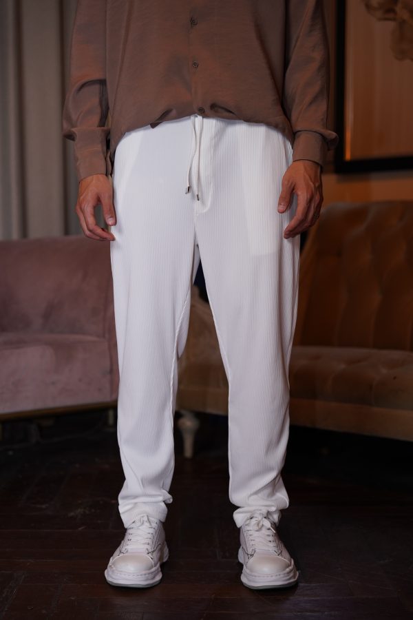 מכנס לבן oversize
