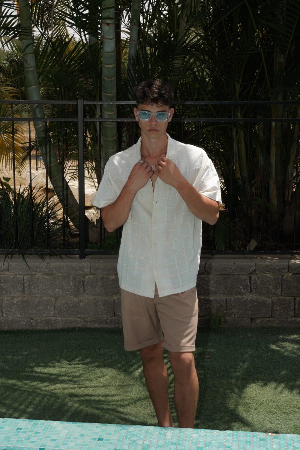 ⁦מכופתרת קצרה בז'⁩ – תמונה ⁦3⁩