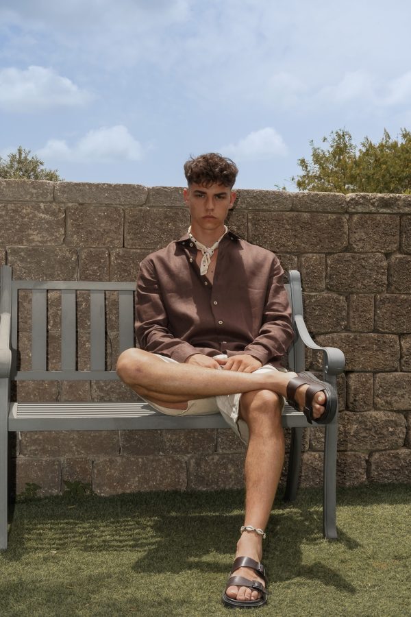 ⁦מכופתרת חומה 100% פשתן⁩ – תמונה ⁦2⁩